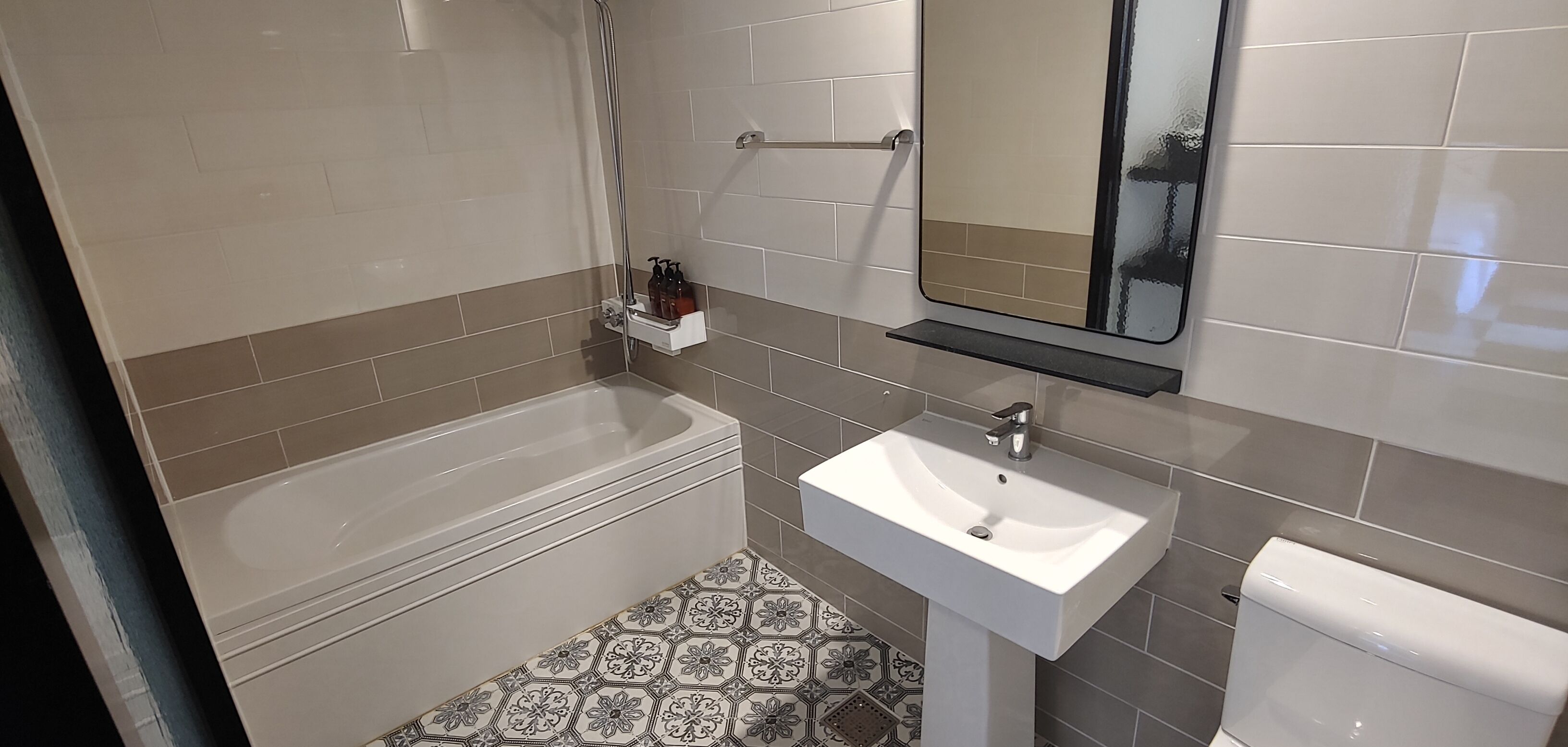 room, terrace | bathroom | combined shower/bathtub, rainfall showerhead, designer toiletries