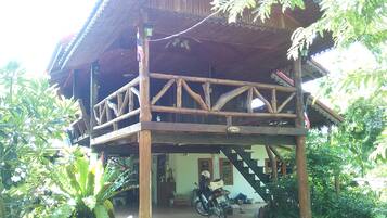 Family Room | Free WiFi