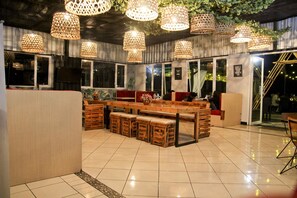 Restaurant - Batuque Town Villa (Batu)