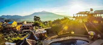 Villa Panderman Indah