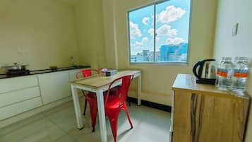 Family Suite (Deluxe) | In-room dining