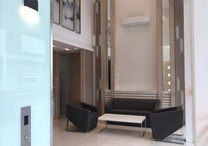 Lobby sitting area - My Inn Hotel Kota Samarahan (Kota Samarahan)