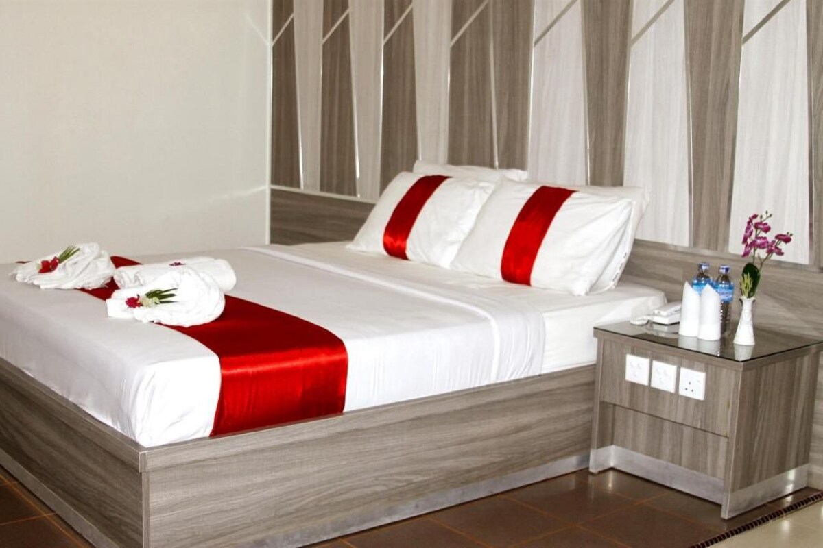 Minibar, in-room safe, desk, rollaway beds