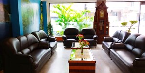 Lobby sitting area - Paradise Hotel (Tanjung Pinang)