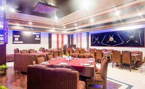 Dining - Hotel Plaza inn (Varanasi)