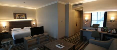 Premium bedding, minibar, in-room safe, desk