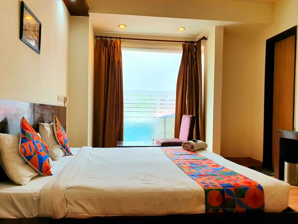 1 bedroom, desk, iron/ironing board, free WiFi - Merriment Hotel Sec 31 (Noida)