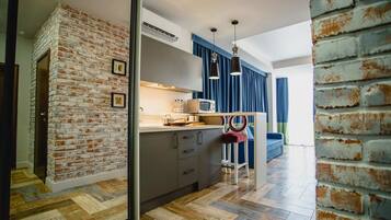 Studio | Living area | Flat-screen TV