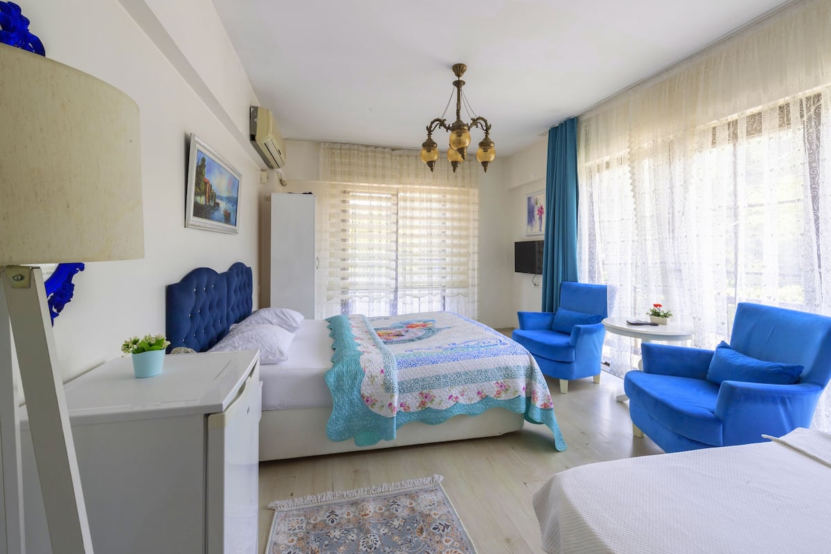 standard double or twin room | premium bedding, individually decorated, desk, soundproofing