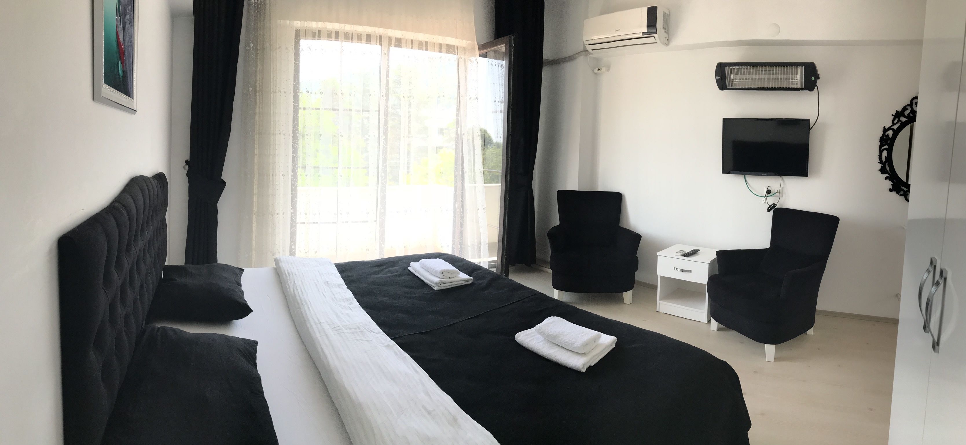 standard double or twin room | premium bedding, individually decorated, desk, soundproofing