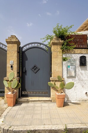 Front of property - B&B DonnaLina (Ortelle)