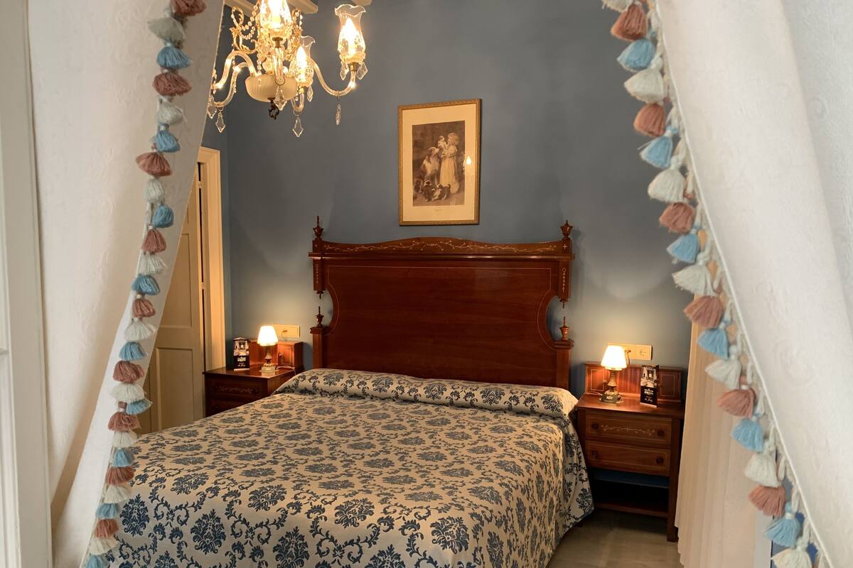 Standard Double Room | Soundproofing, free WiFi, individually decorated, individually furnished