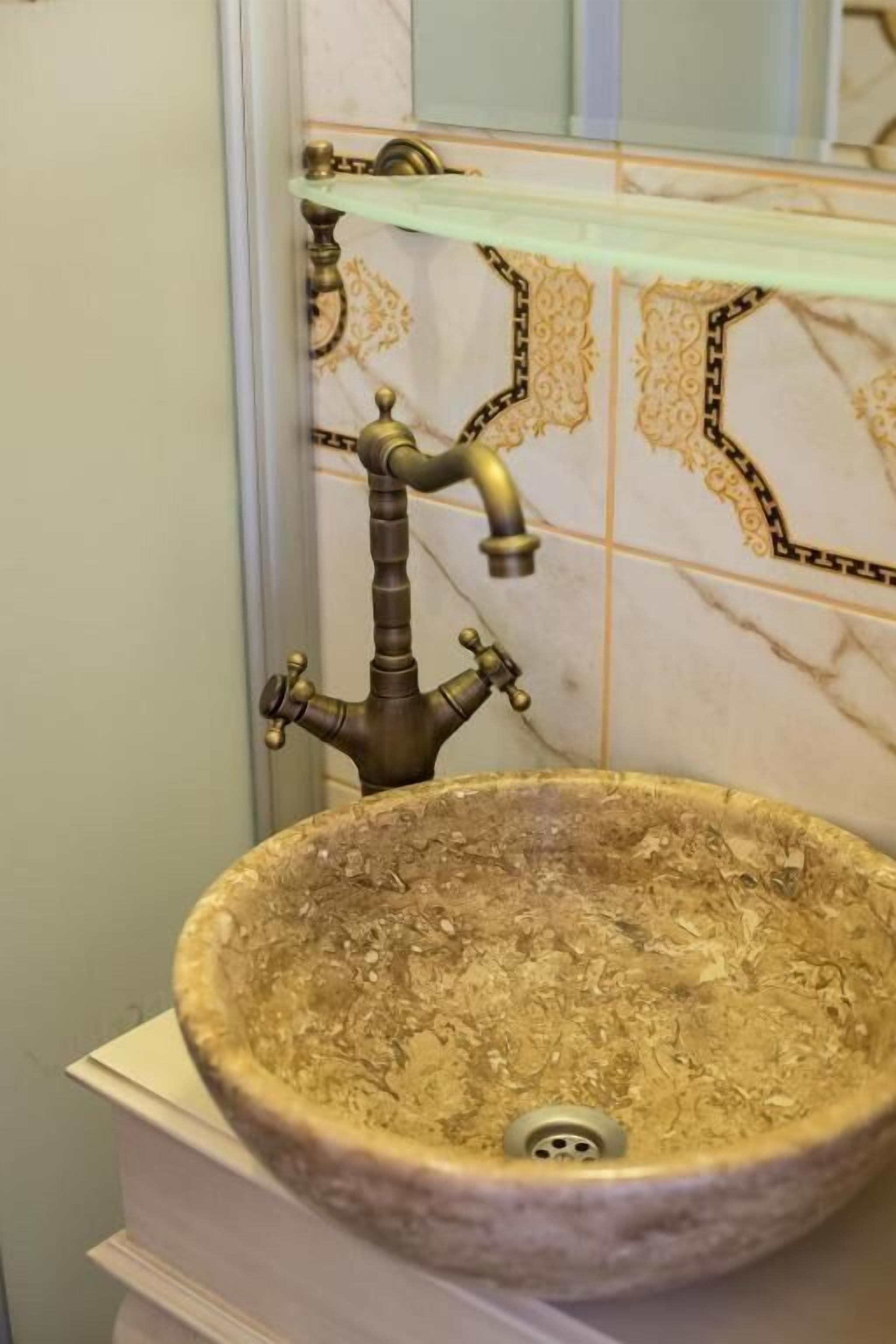 shower, free toiletries, hair dryer, slippers