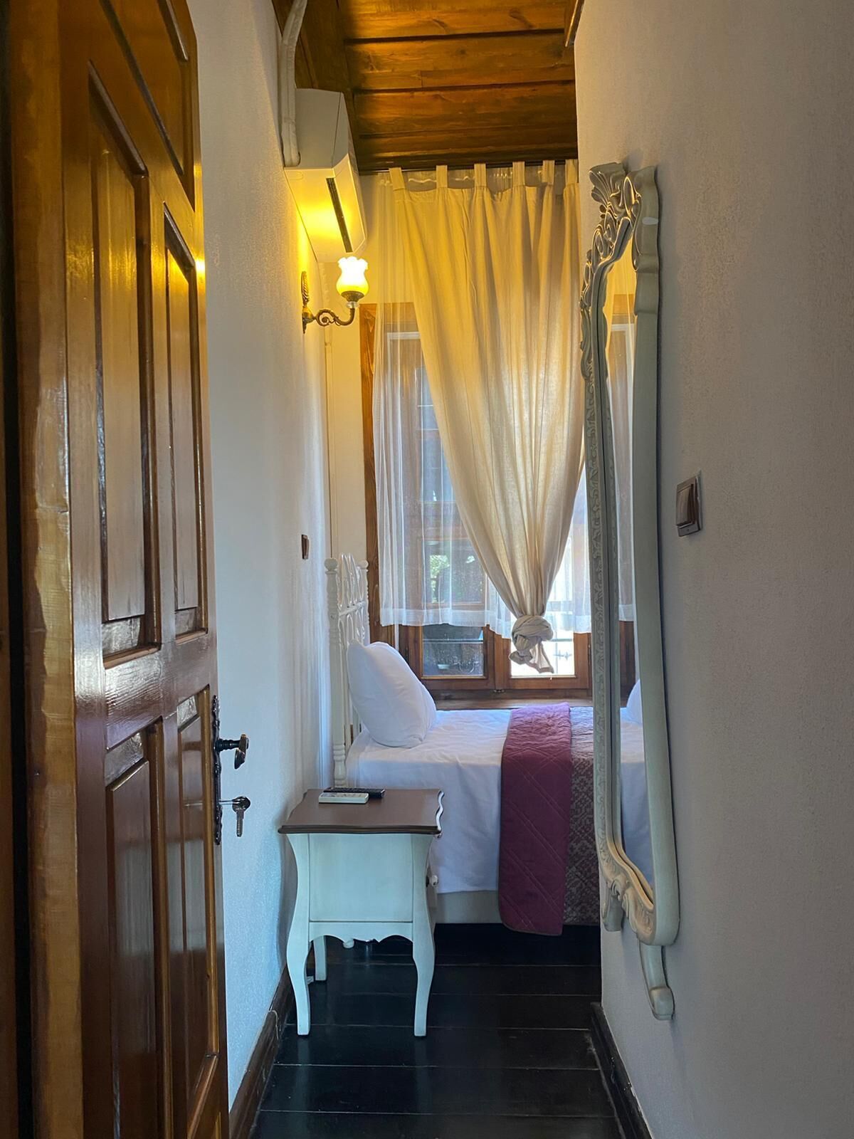 standard single room | 1 bedroom, premium bedding, minibar, in-room safe