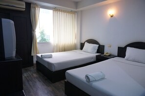 スーペリア ルーム | デスク、可動式ベッド、WiFi (無料)