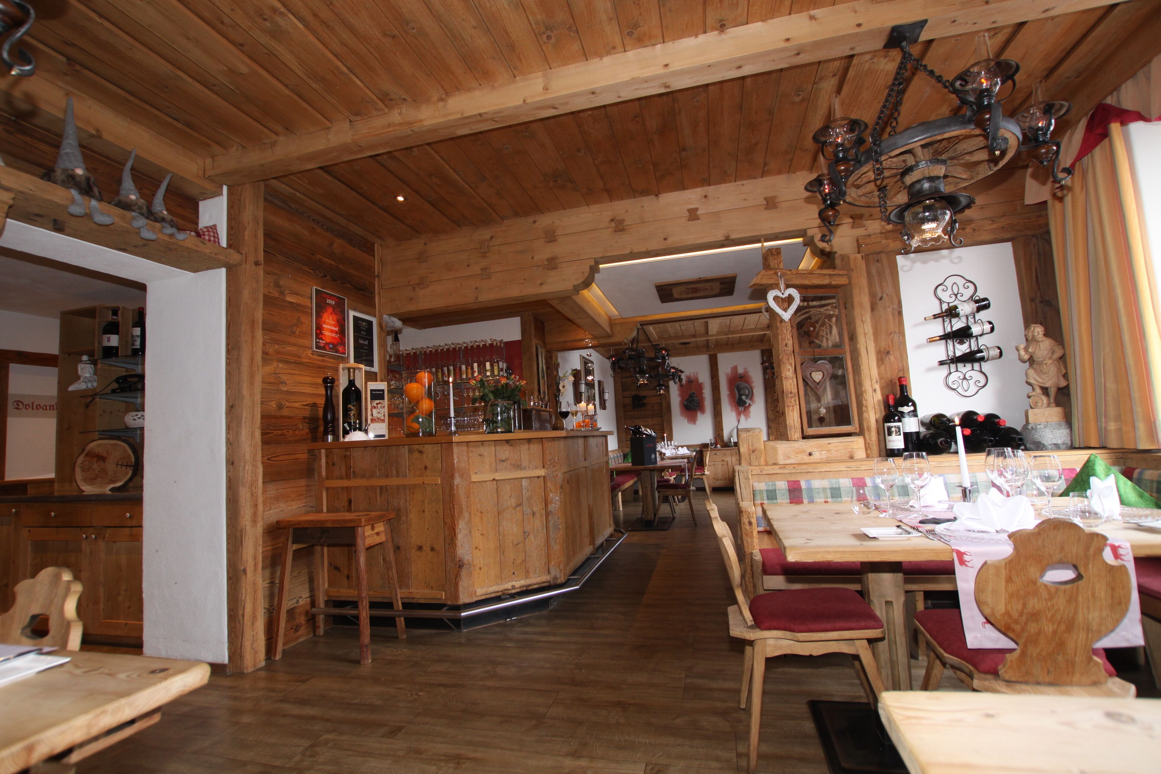 Buffet breakfast on weekdays (EUR 21 per person)