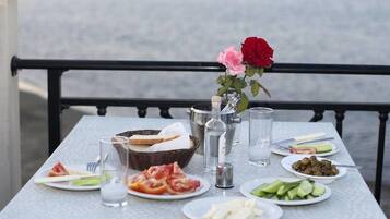 Aamiainen, lounas ja illallinen