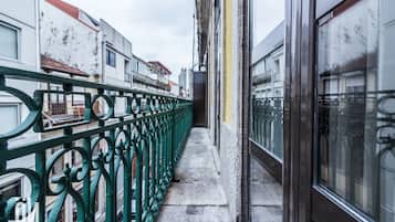 Studio (Azulejo) | Balcony