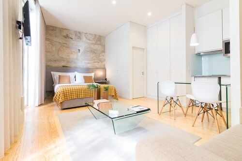 ON Apartments – Free Parking & Pet Friendly