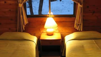 Meja kerja, Wi-Fi gratis, dan seprai linen