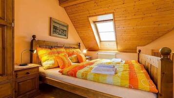 Appartamento Comfort | 1 camera, una scrivania, ferro/asse da stiro, Wi-Fi gratuito