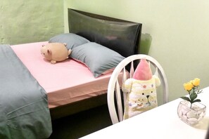 Double Room, Shared Bathroom - Relish The Moment - Hostel (Malacca City)