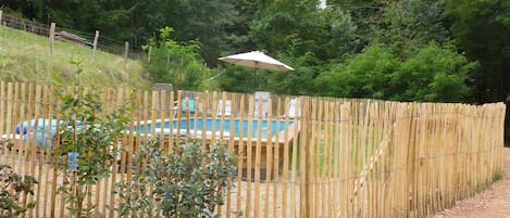 Classic-Suite, mit Bad, Gartenblick (Personne Mobilité Réduite) | Außenpool