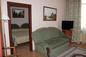 Superior Suite | Minibar, in-room safe, desk, free WiFi - Domus Hotel -1 (Kyiv)