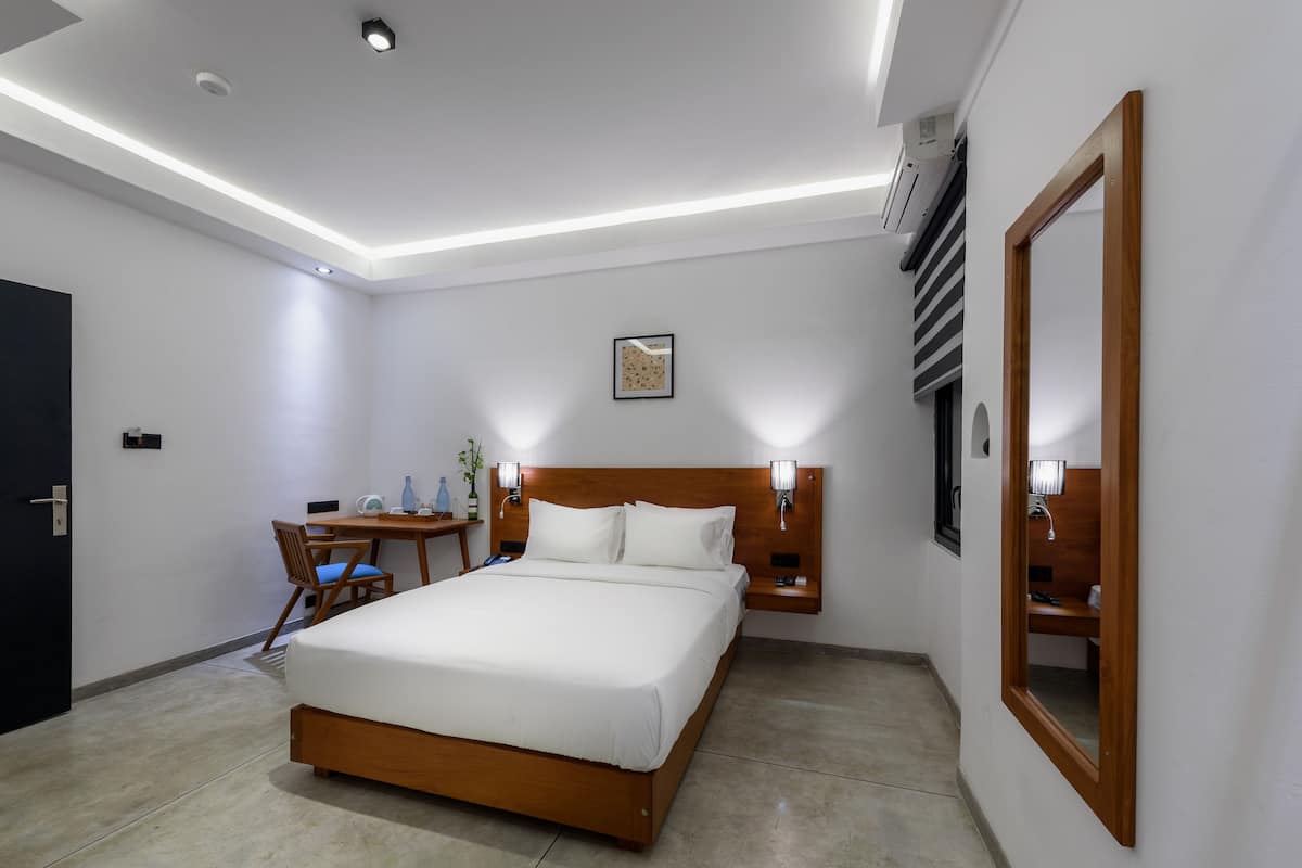 Comfort Double Room, 1 Queen Bed, Accessible | Premium bedding, desk, soundproofing, free WiFi