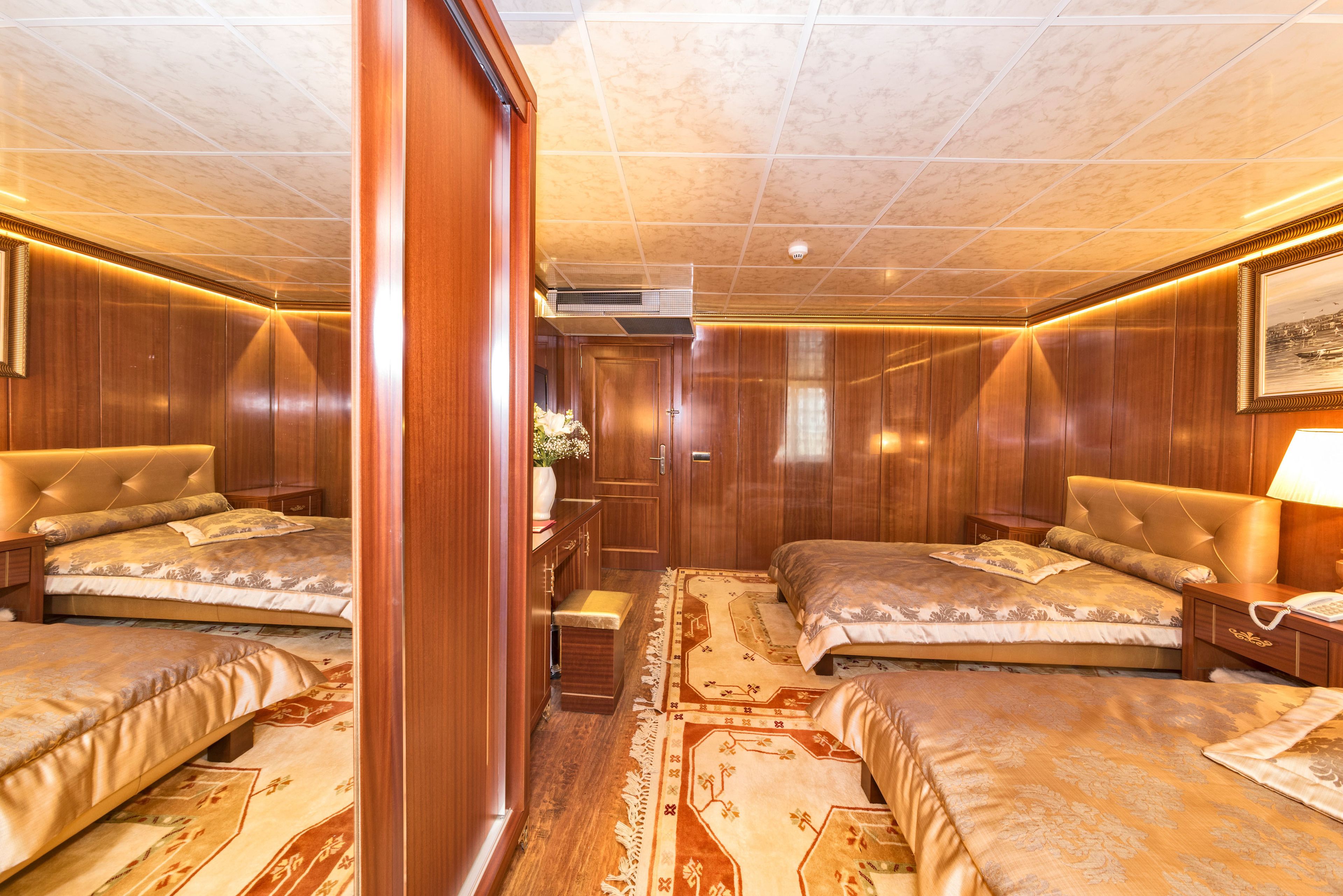 superior twin room, 2 single beds | premium bedding, minibar, in-room safe, desk