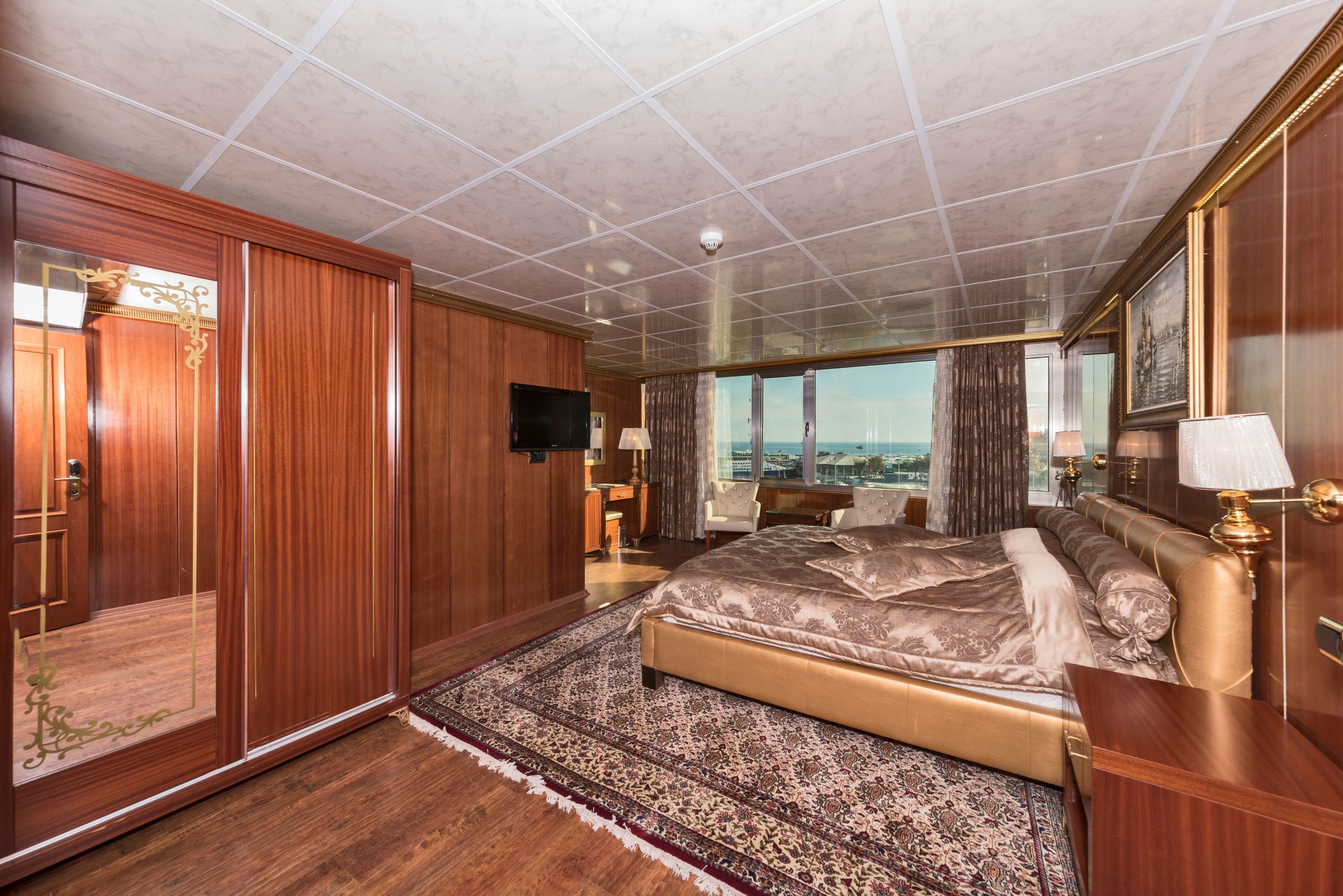 grand double room, 1 queen bed, sea view | view from room