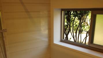 Private Vacation Home | Bathroom | Combined shower/tub, free toiletries, hair dryer, slippers