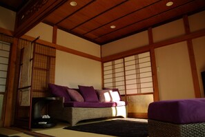 Hus | Vardagsrum | Platt-tv och en mp3-dockningsstation