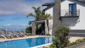 Front of property - Casa das Proteas (Santana)