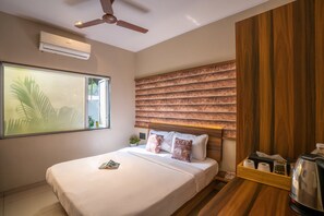 Caja de seguridad en la habitación, wifi gratis y ropa de cama 