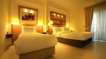 Superior Room, Corner | Minibar, in-room safe, desk, laptop workspace