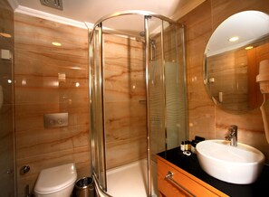 Shower, free toiletries, hair dryer, slippers -  Beyoglu MLS Hotel (Istanbul)