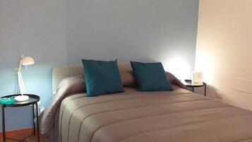 Bureau, Wi-Fi gratuit, draps fournis