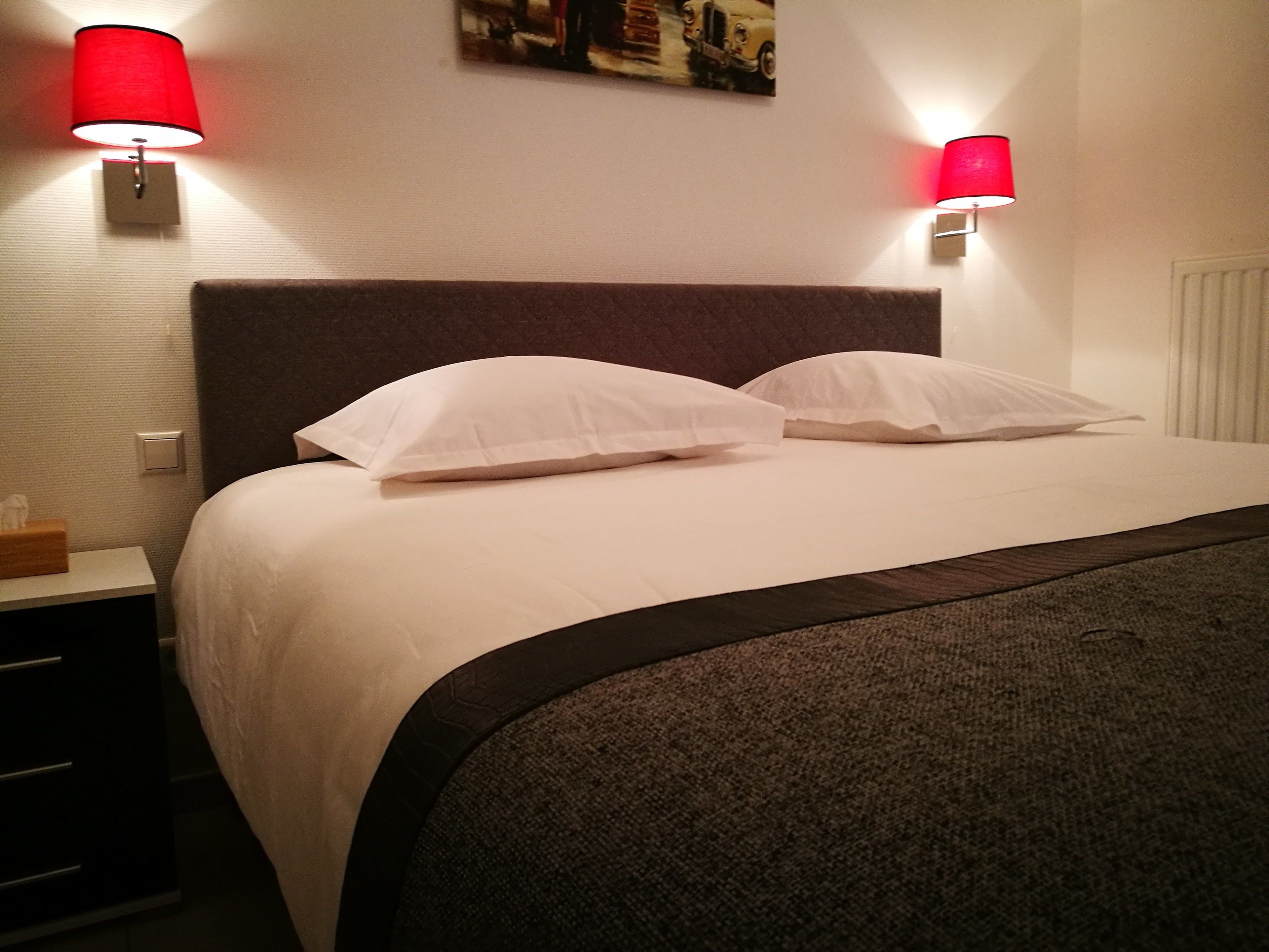 1 chambre, décoration personnalisée, ameublement personnalisé, bureau