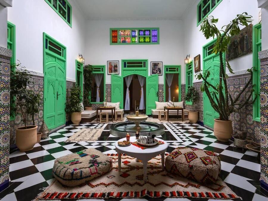 Deluxe Double or Twin Room | Living area