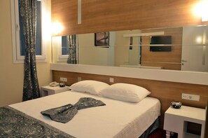 Minibar, in-room safe, desk, soundproofing - Emin Otel (Iskenderun)