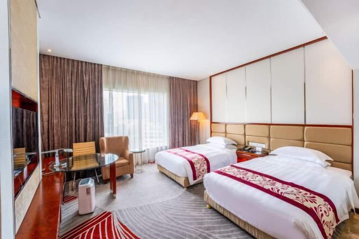 Minibar, in-room safe, desk, blackout curtains