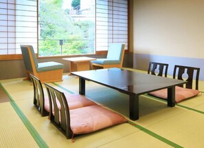 Japanese style Room for 4 Guests | Down comforters, desk, free WiFi
