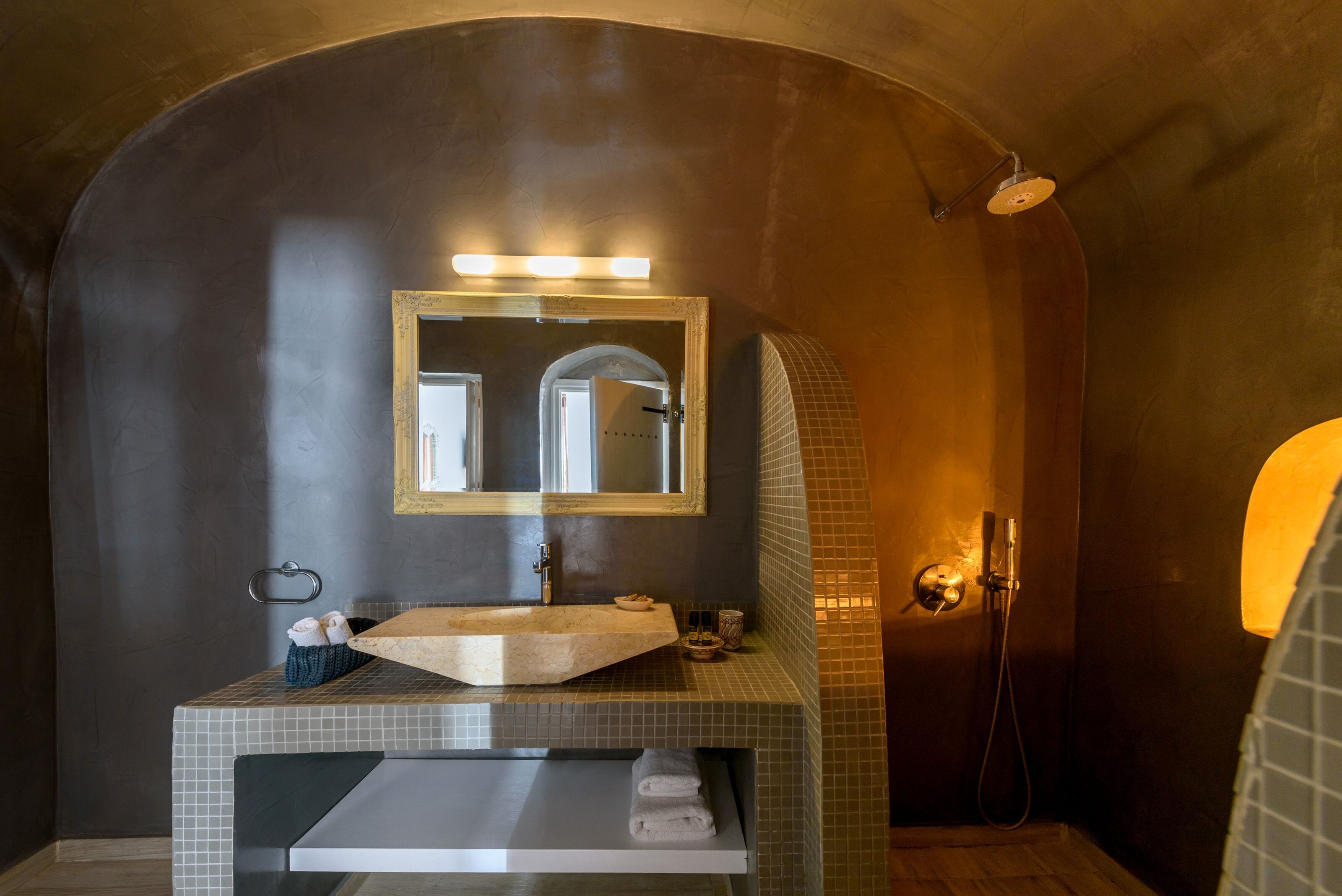 luxury suite, private pool (king) | bathroom | shower, free toiletries, hair dryer, bathrobes