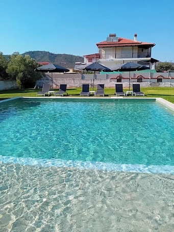 Exterior. Vergina Pension
