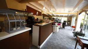 Free daily buffet breakfast - Villa dei Pini (Cannobio)