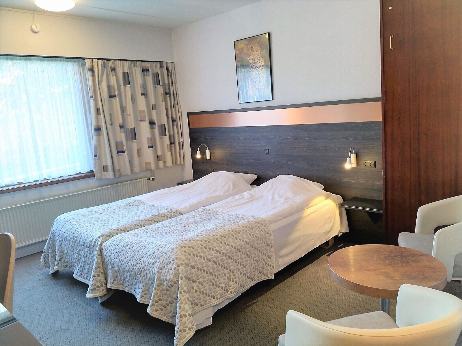 triple room | desk, laptop workspace, free wifi, bed sheets