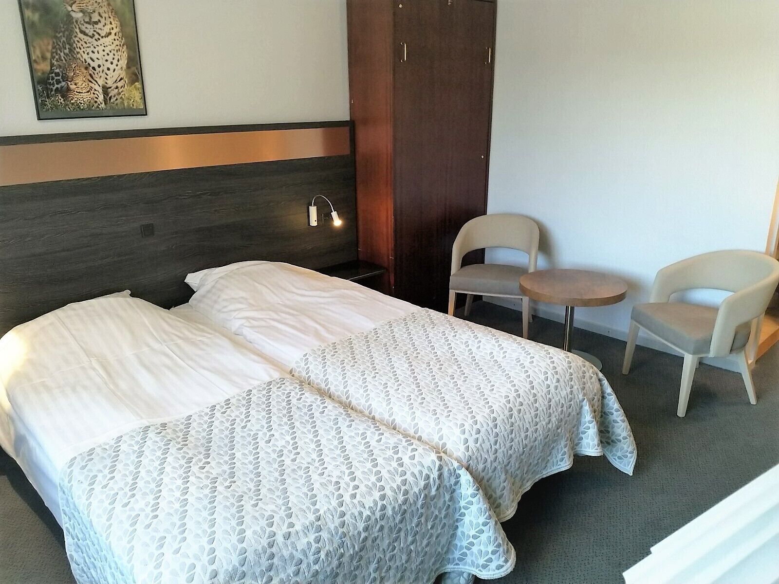 triple room | desk, laptop workspace, free wifi, bed sheets