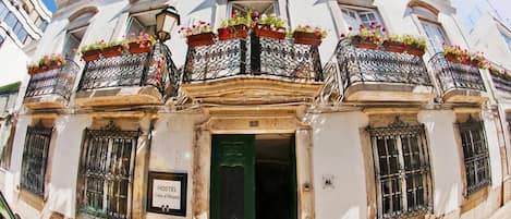 Fachada de la propiedad