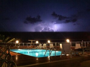 Outdoor pool, a rooftop pool - Zeus Hotel (Silifke)